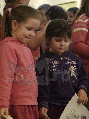 Foto: copii la Gol Plaza Baia Mare (c) eMaramures.ro